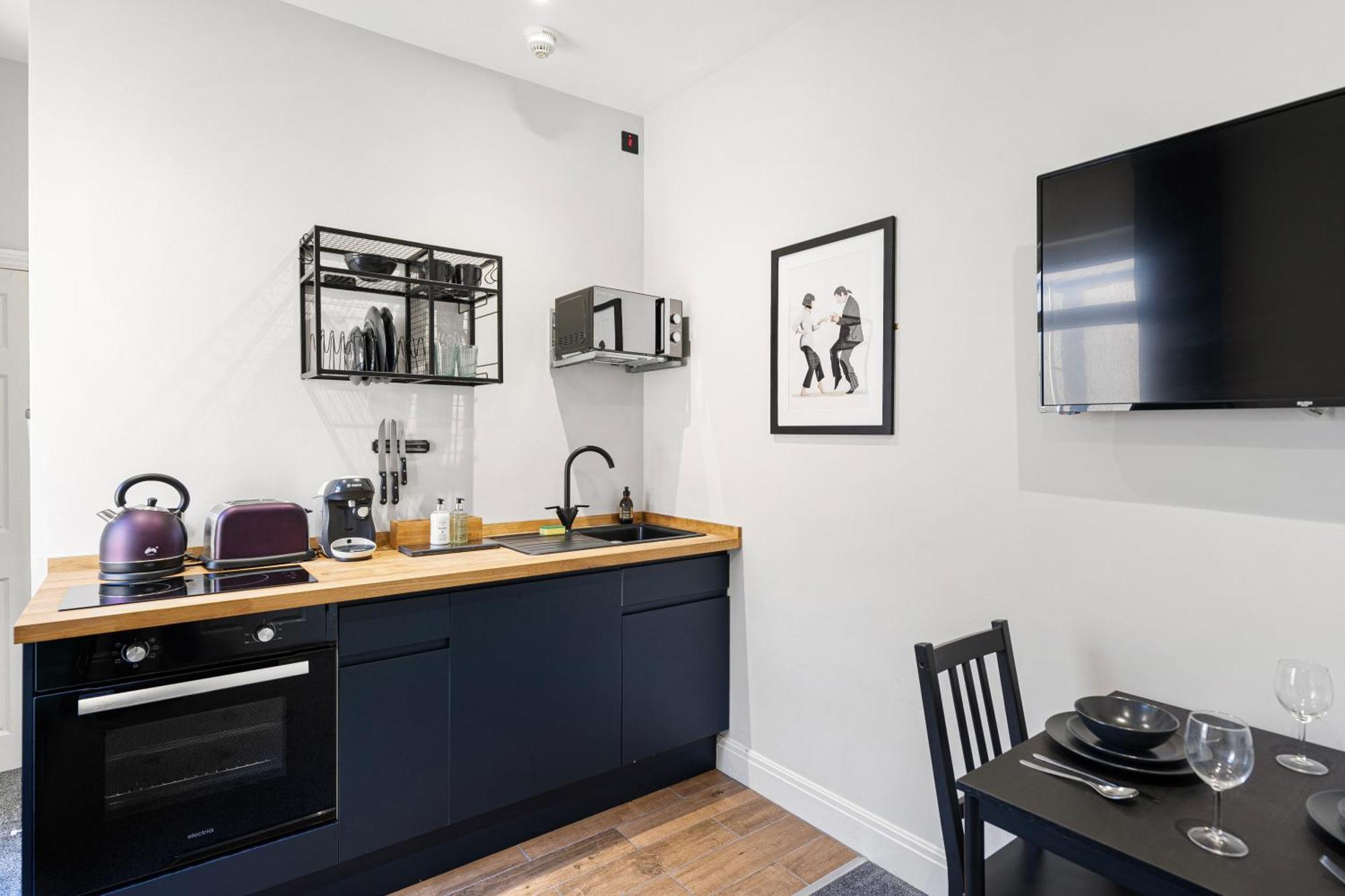 Cosy Modern With Free Parking Holiday home